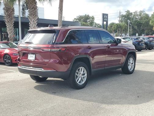 2023 Jeep Grand Cherokee Laredo