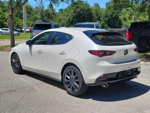 Snowflake White Pearl 2026 Mazda Mazda3 FWD w/Preferred Package