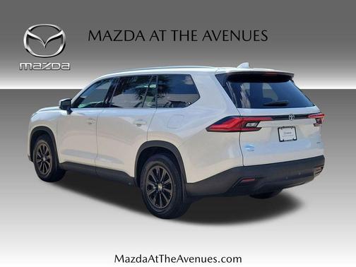 Pearl 2024 Toyota Grand Highlander XLE