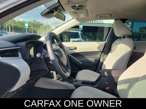 Pearl 2025 Toyota Corolla Cross L