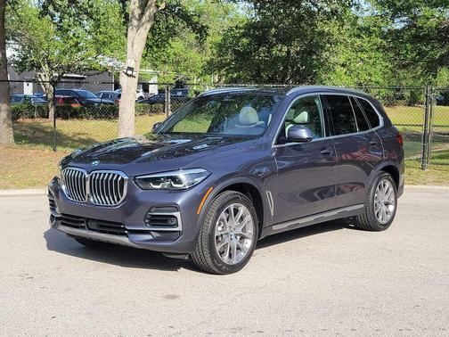 Gray Metallic 2022 BMW X5 xDrive40i