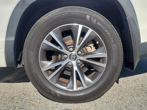 2017 Toyota Highlander LE Plus