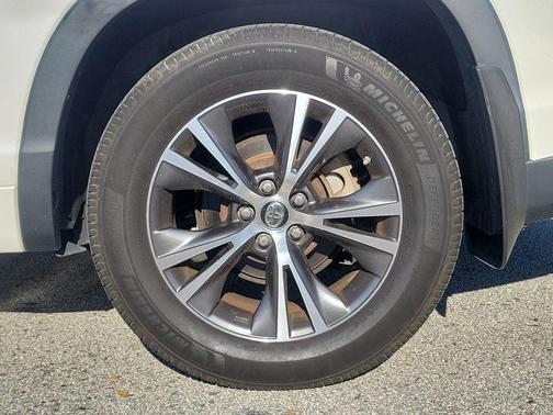 2017 Toyota Highlander LE Plus