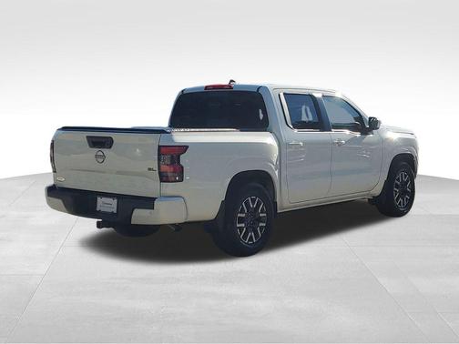 2024 Nissan Frontier SL