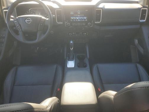 2024 Nissan Frontier SL