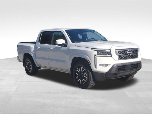 2024 Nissan Frontier SL