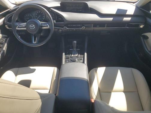2022 Mazda Mazda3 FWD w/Preferred Package