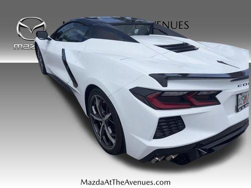Arctic White 2023 Chevrolet Corvette Stingray w/3LT