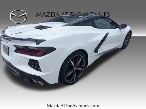 Arctic White 2023 Chevrolet Corvette Stingray w/3LT
