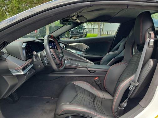 Arctic White 2023 Chevrolet Corvette Stingray w/3LT