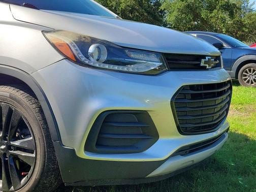 Silver Ice Metallic 2018 Chevrolet Trax LT
