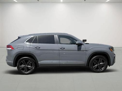 2022 Volkswagen Atlas Cross Sport 3.6L V6 SEL R-Line