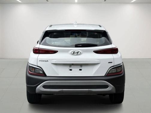 2022 Hyundai KONA SE