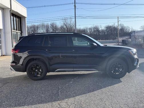 2026 Volkswagen Atlas PEAK EDITION