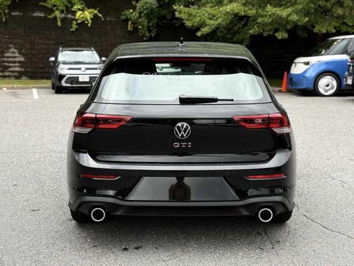 2025 Volkswagen Golf GTI 2.0T SE