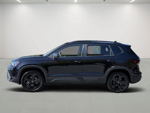 2025 Volkswagen Taos 1.5T SE Black