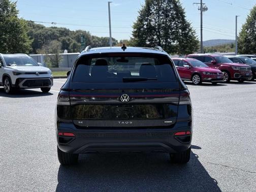 2025 Volkswagen Taos 1.5T SE Black