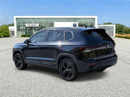 2025 Volkswagen Taos 1.5T SE Black