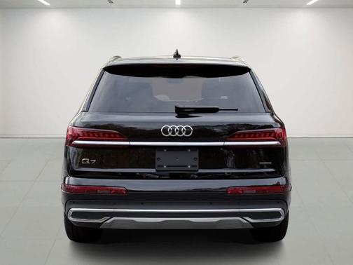 2024 Audi Q7 55 Premium Plus