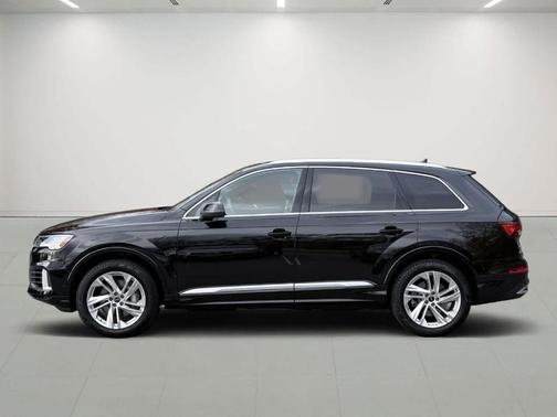 2024 Audi Q7 55 Premium Plus