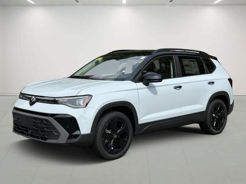 2025 Volkswagen Taos 1.5T SE Black