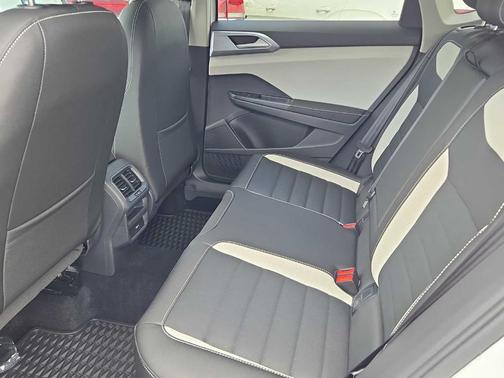 2025 Volkswagen Taos 1.5T SEL