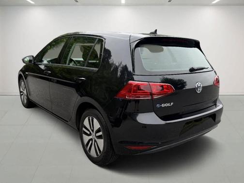 2016 Volkswagen e-Golf SE