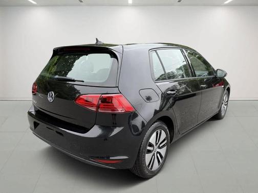 2016 Volkswagen e-Golf SE