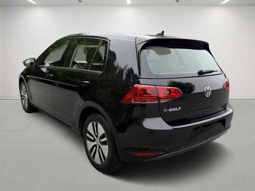 2016 Volkswagen e-Golf SE