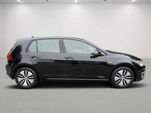2016 Volkswagen e-Golf SE