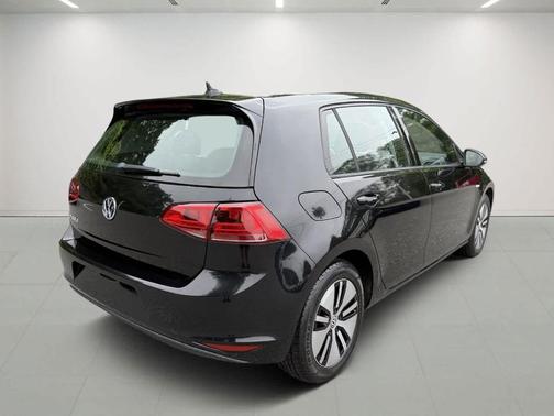 2016 Volkswagen e-Golf SE
