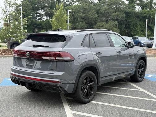 2025 Volkswagen Atlas Cross Sport 2.0T SEL R-Line Black
