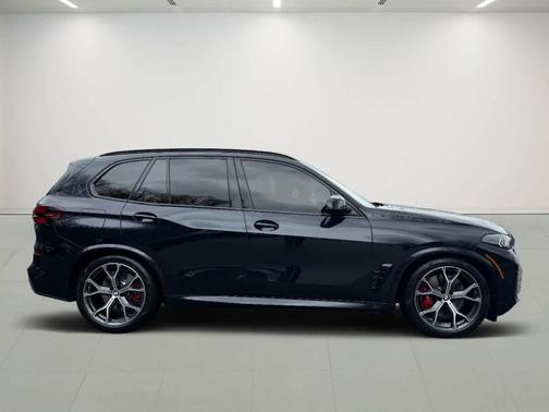 2024 BMW X5 M60i