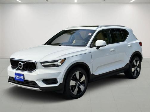 2019 Volvo XC40 T5 Momentum
