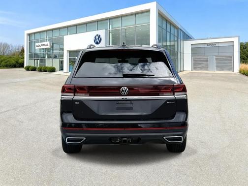 Deep Black Pearl Effect 2026 Volkswagen Atlas 2.0T SE W/TECHNOLOGY