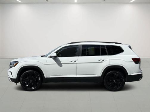 2023 Volkswagen Atlas 3.6L SE w/Technology