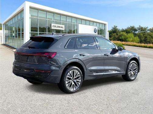 2024 Audi Q8 e-tron Premium