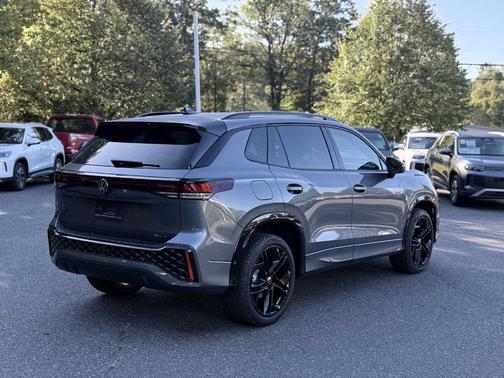 2025 Volkswagen Tiguan 2.0T SE R-Line Black