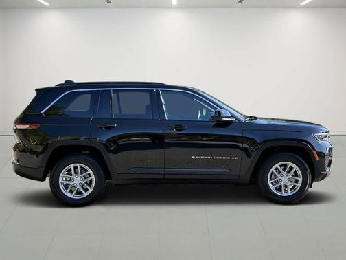2024 Jeep Grand Cherokee Laredo X