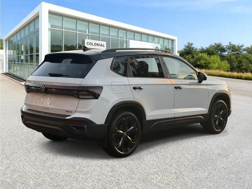 2025 Volkswagen Taos 1.5T SE Black