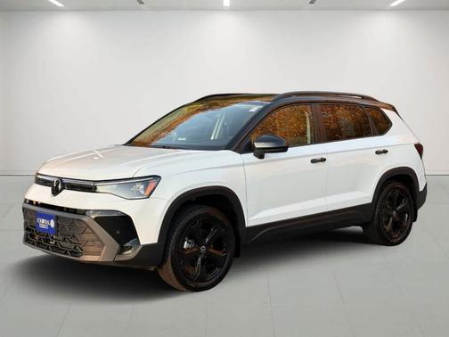 2025 Volkswagen Taos 1.5T SE Black