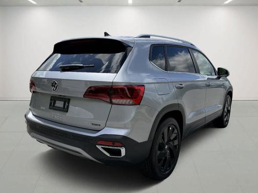 2024 Volkswagen Taos 1.5T SEL