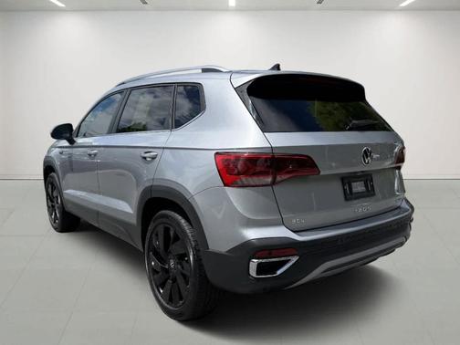 2024 Volkswagen Taos 1.5T SEL