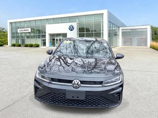 Deep Black Pearl 2026 Volkswagen Jetta 1.5T Sport
