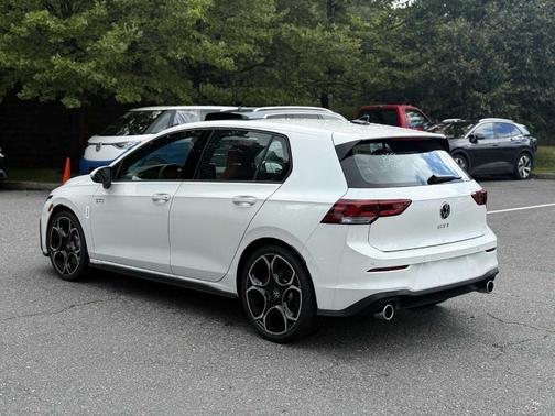 2025 Volkswagen Golf GTI 2.0T Autobahn