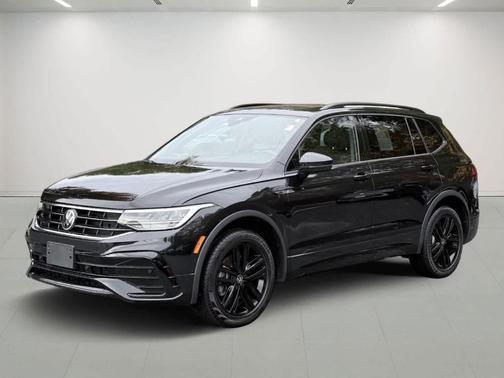 2022 Volkswagen Tiguan 2.0T SE R-Line Black