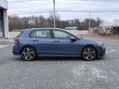 2026 Volkswagen Golf GTI SE