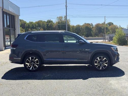 2026 Volkswagen Atlas 2.0T SEL Premium R-Line