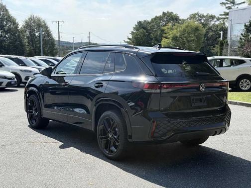 2025 Volkswagen Tiguan 2.0T SE R-Line Black