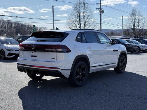 2026 Volkswagen Atlas Cross Sport 2.0T SEL R-Line Black